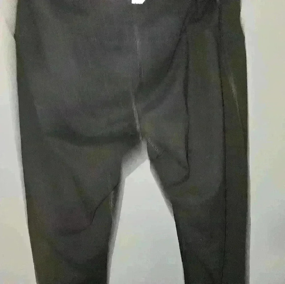 Amazon Essentials Womans Capri Leggings Size M - Picture 7 of 9
